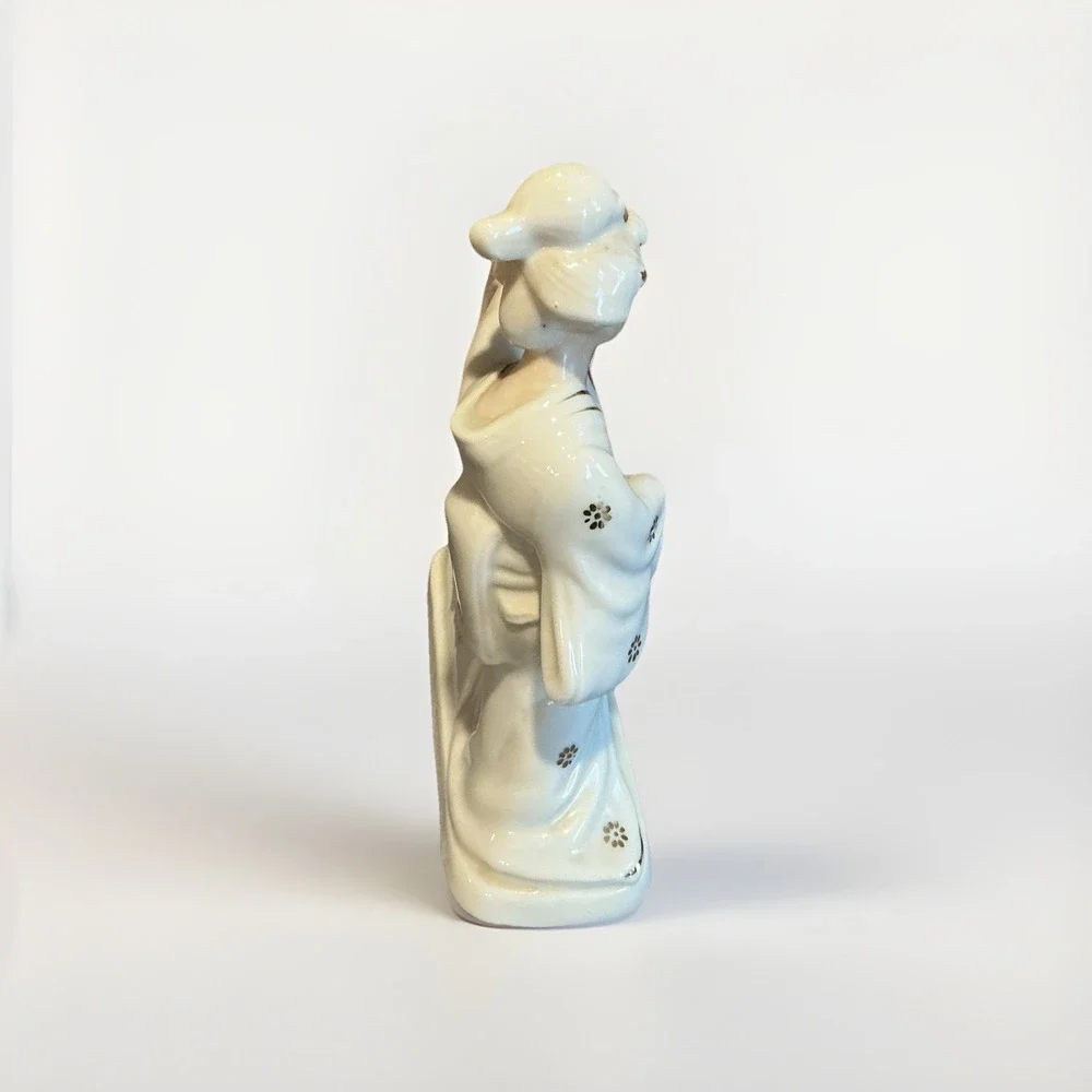 Porcelain Desk Clock Imbedded in Fan with ‎   Japanese Geisha Girl Figurine